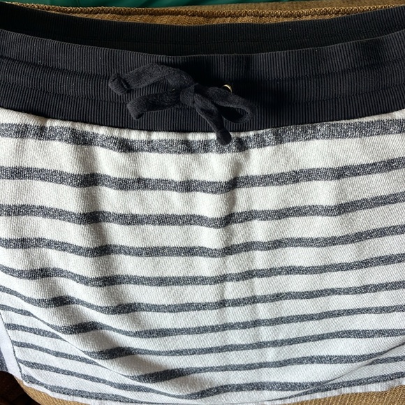 Jones New York Terrycloth Skirt/beach cover up - Picture 3 of 5